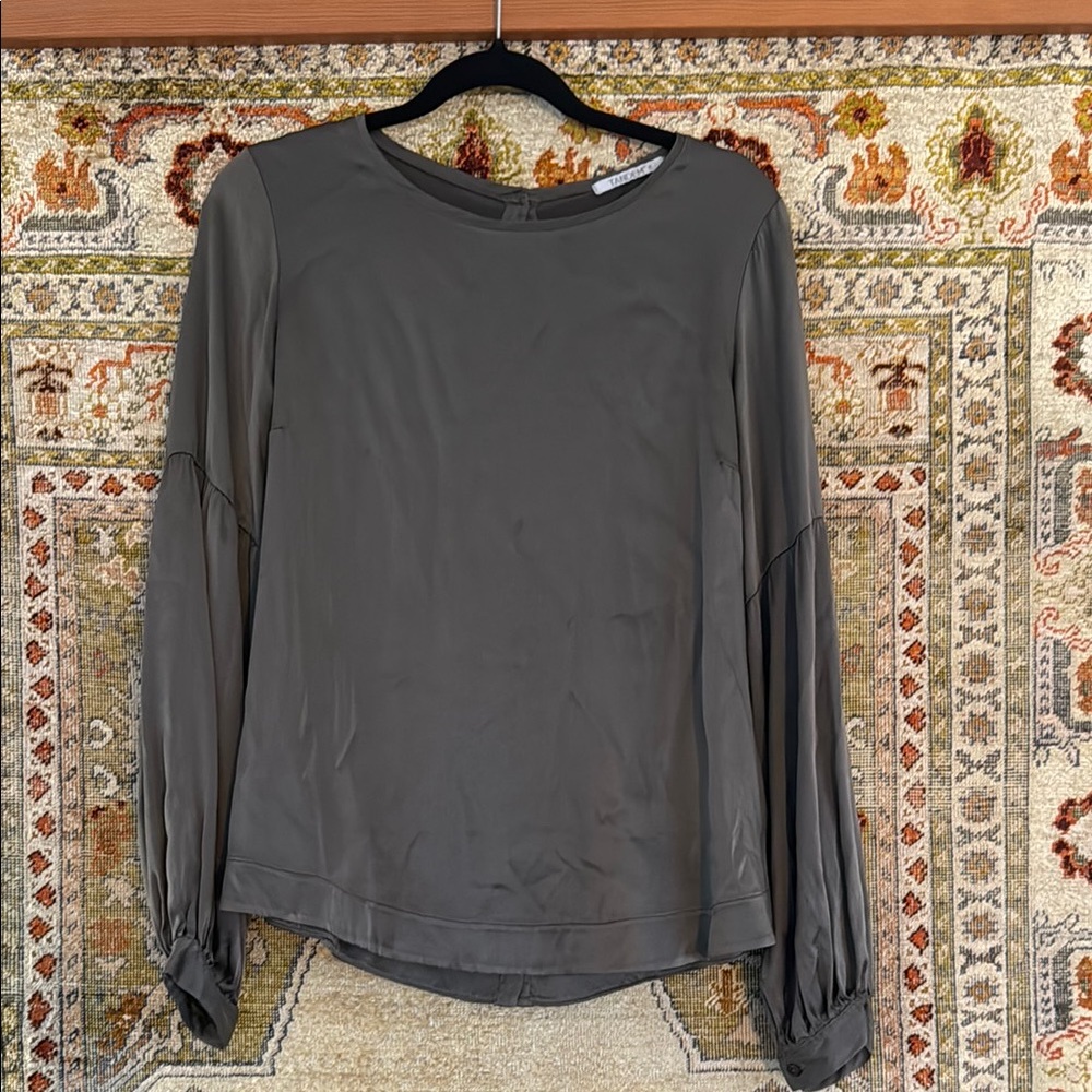 Gray Rounded Neck Puff Sleeve Blouse